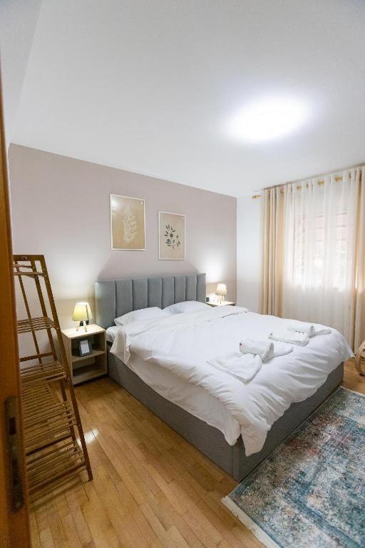 Light-2 Lovely Apartment In تيرانا المظهر الخارجي الصورة