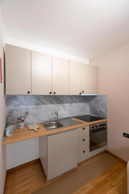 Light-2 Lovely Apartment In تيرانا المظهر الخارجي الصورة