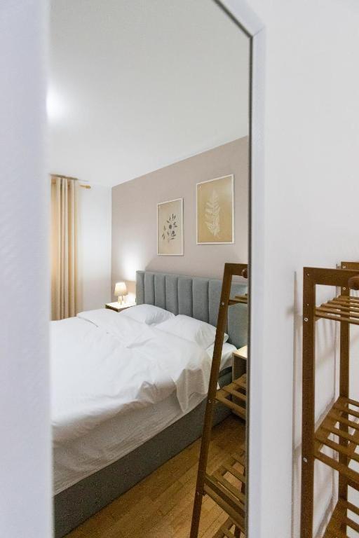 Light-2 Lovely Apartment In تيرانا المظهر الخارجي الصورة