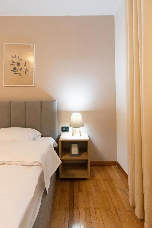 Light-2 Lovely Apartment In تيرانا المظهر الخارجي الصورة